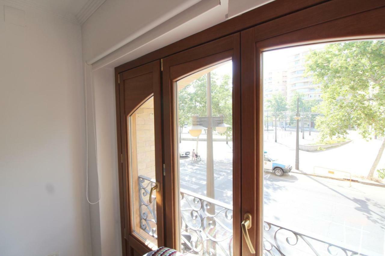 Precioso Apartamento Al Lado De Las Torres De Serrano Valencia Kültér fotó
