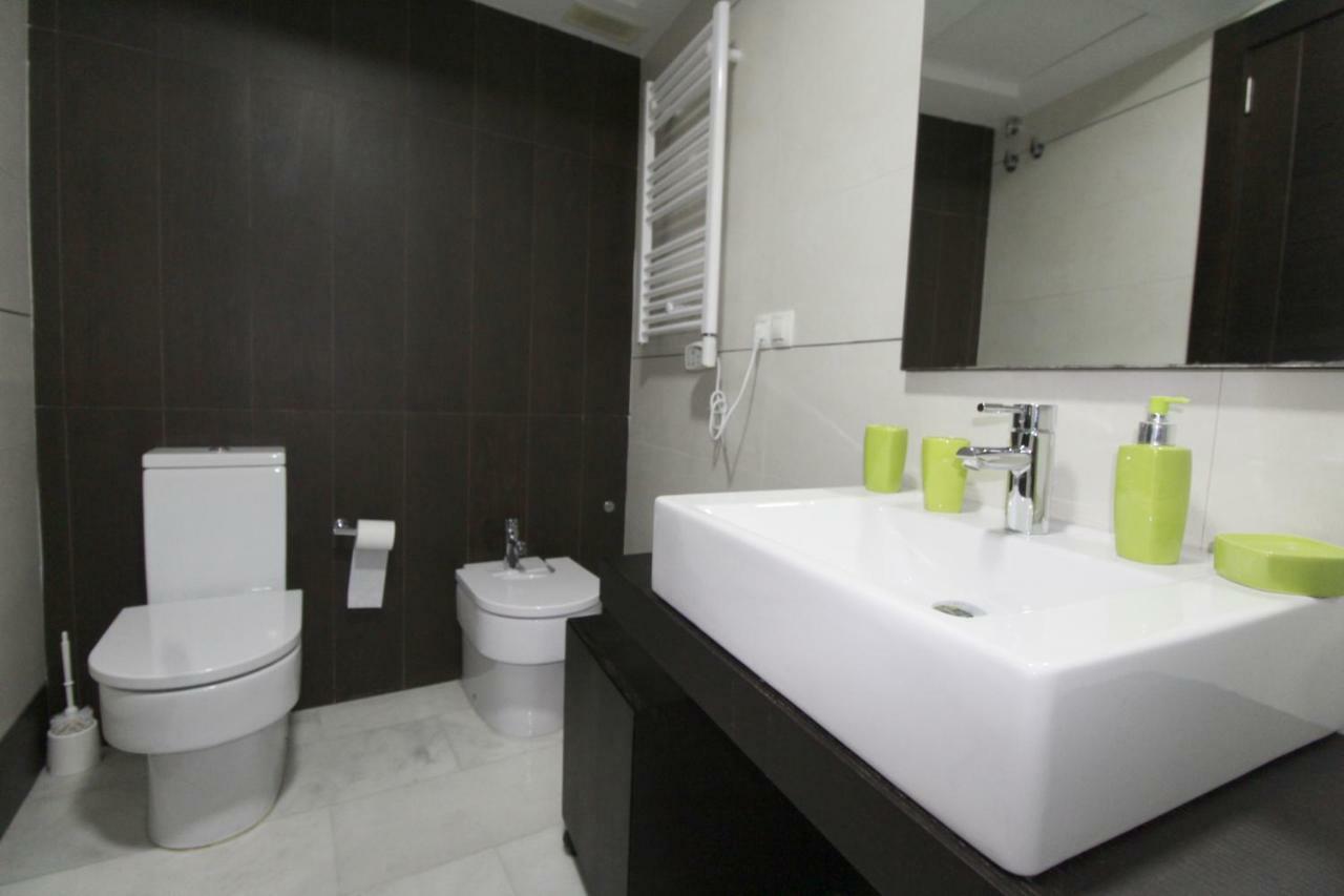 Precioso Apartamento Al Lado De Las Torres De Serrano Valencia Kültér fotó